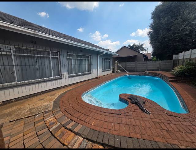 3 BEDROOM HOUSE FOR SALE IN VANDERBIJLPARK CE 5